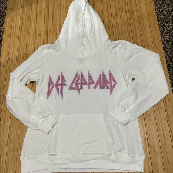 Women’s Def Leppard graphic hoodie. Size S. NWOT. - Picture 4 of 7